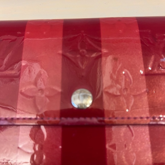 Louis Vuitton Red Vernis wallet - Picture 2 of 8